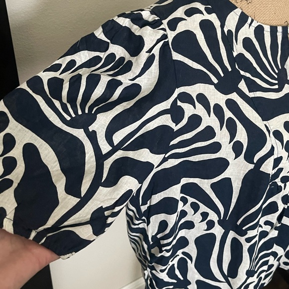 NWT. Christian Siriano Linen Blend Navy and Cream Patterned Women's Top, Sz L - Picture 4 of 11